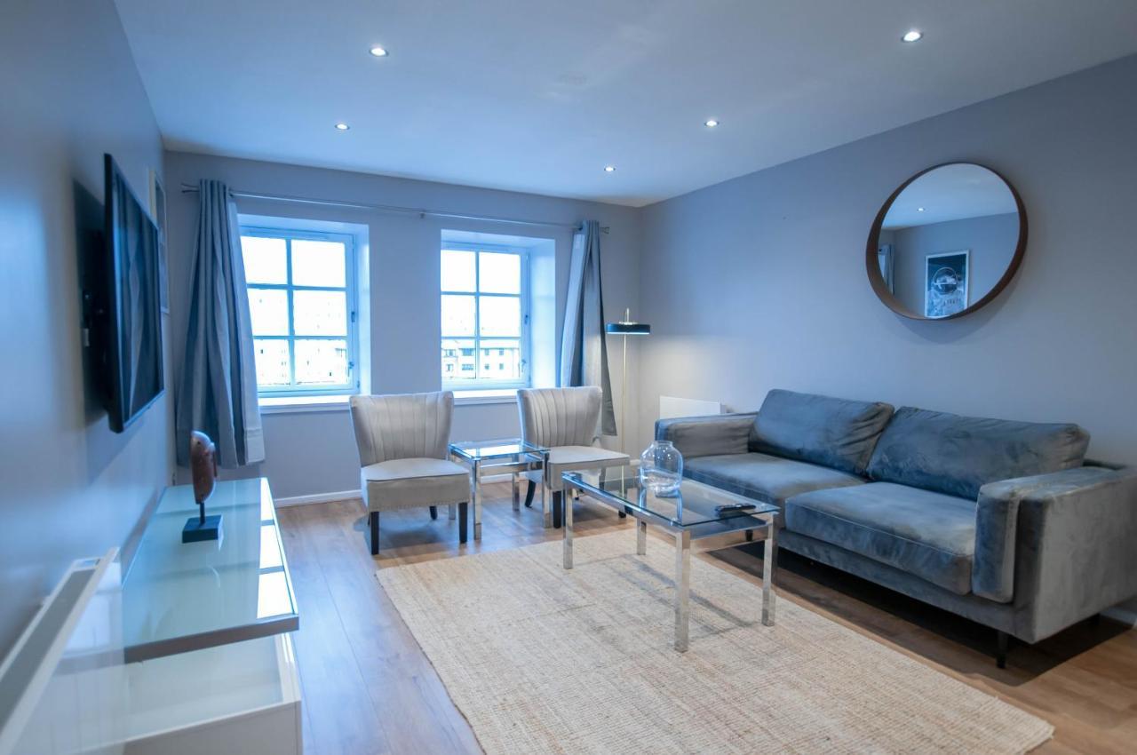 Stunning 2 Bed Merchant City Apartment With Residents Parking Glasgow Exteriér fotografie