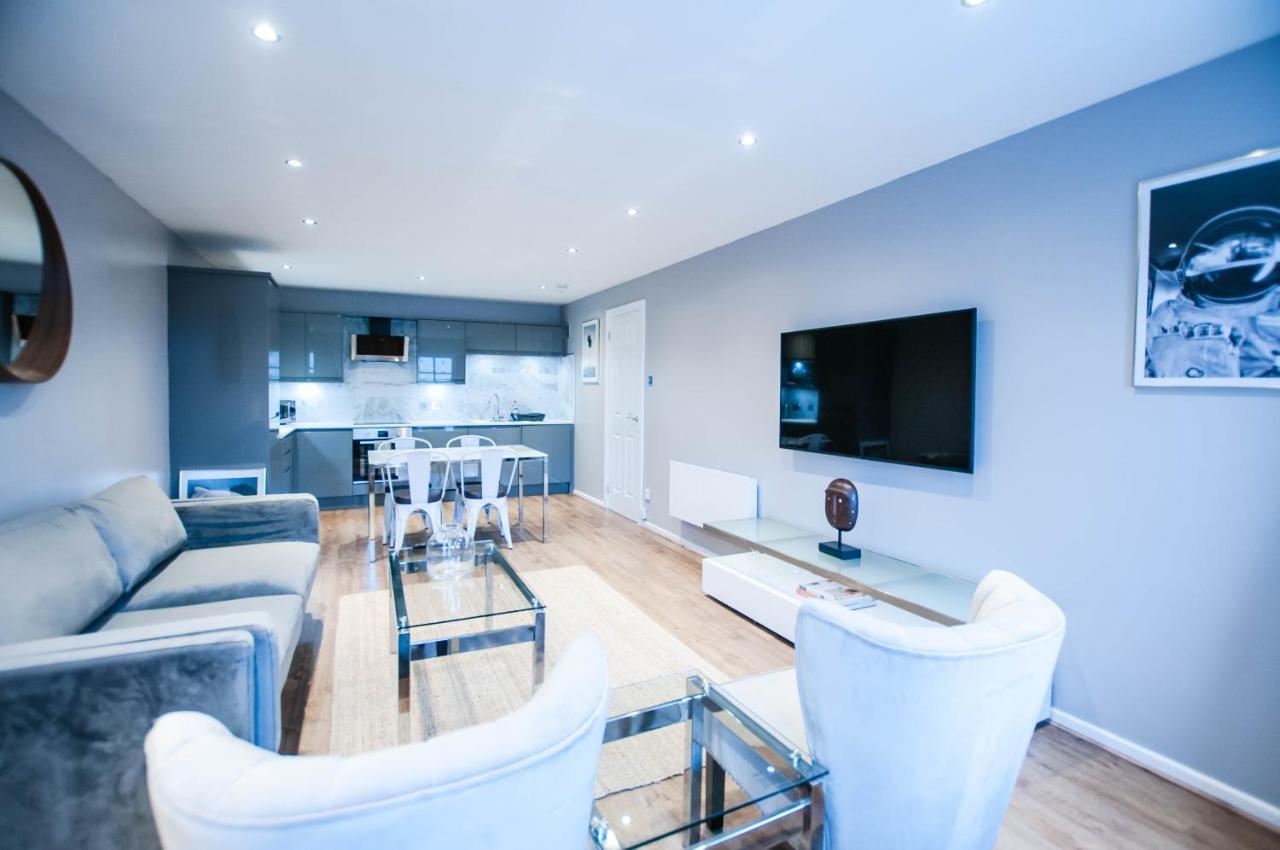 Stunning 2 Bed Merchant City Apartment With Residents Parking Glasgow Exteriér fotografie