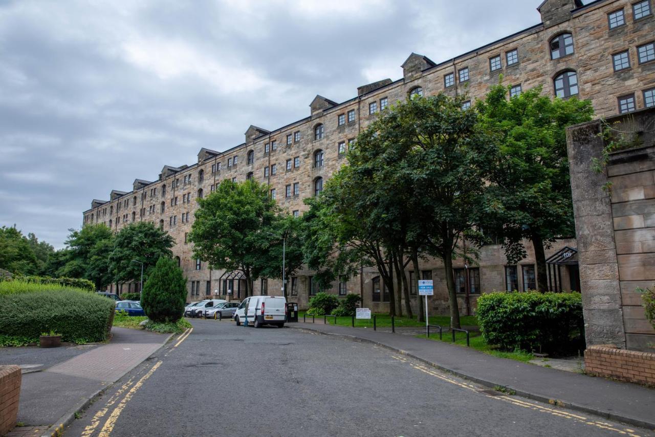 Stunning 2 Bed Merchant City Apartment With Residents Parking Glasgow Exteriér fotografie