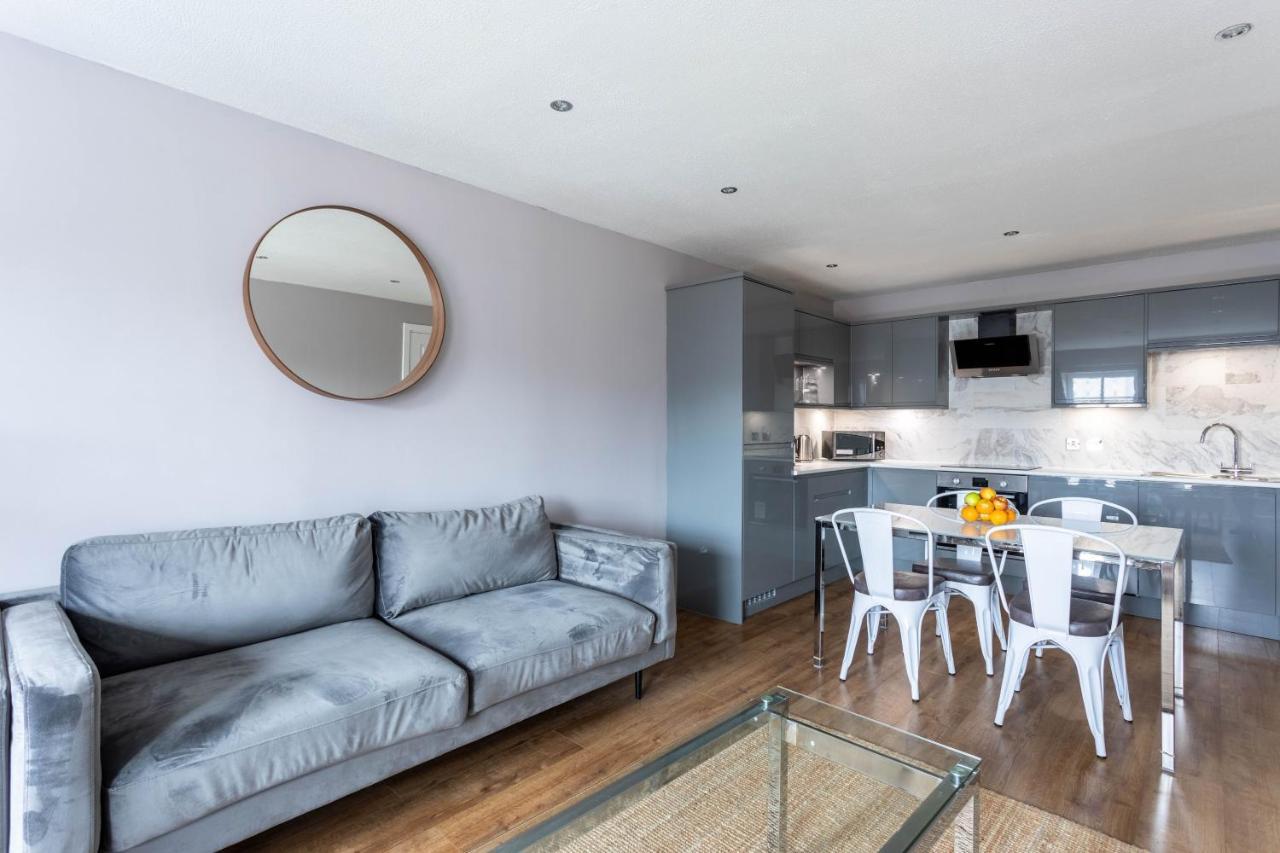 Stunning 2 Bed Merchant City Apartment With Residents Parking Glasgow Exteriér fotografie