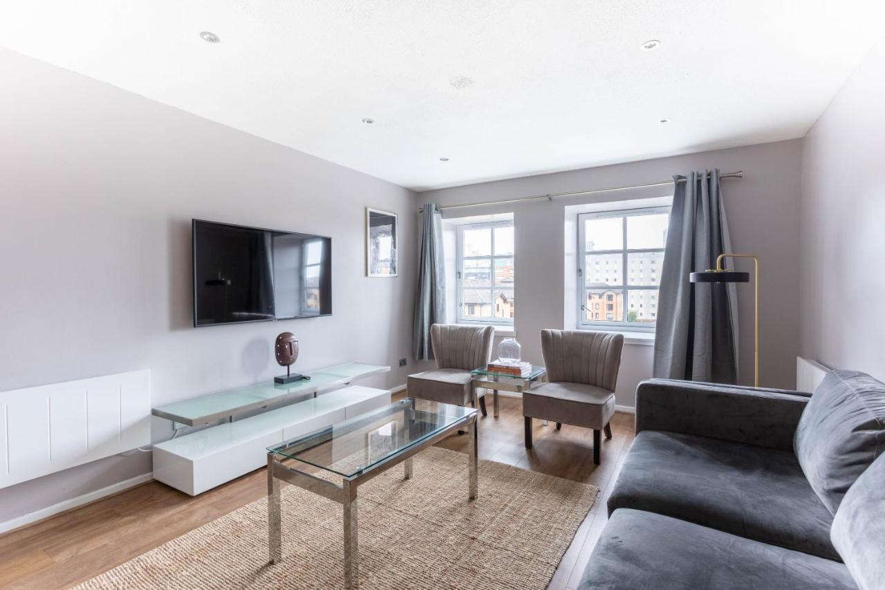 Stunning 2 Bed Merchant City Apartment With Residents Parking Glasgow Exteriér fotografie